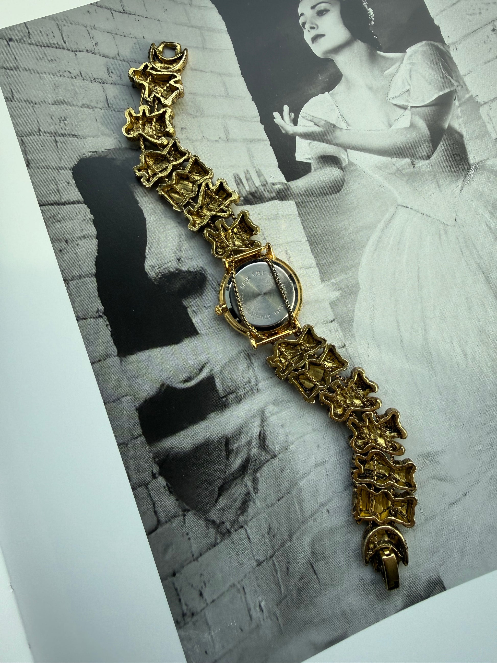 Vintage Collezio Gold Tone Women’s Teddy’s Bear Charms Watch