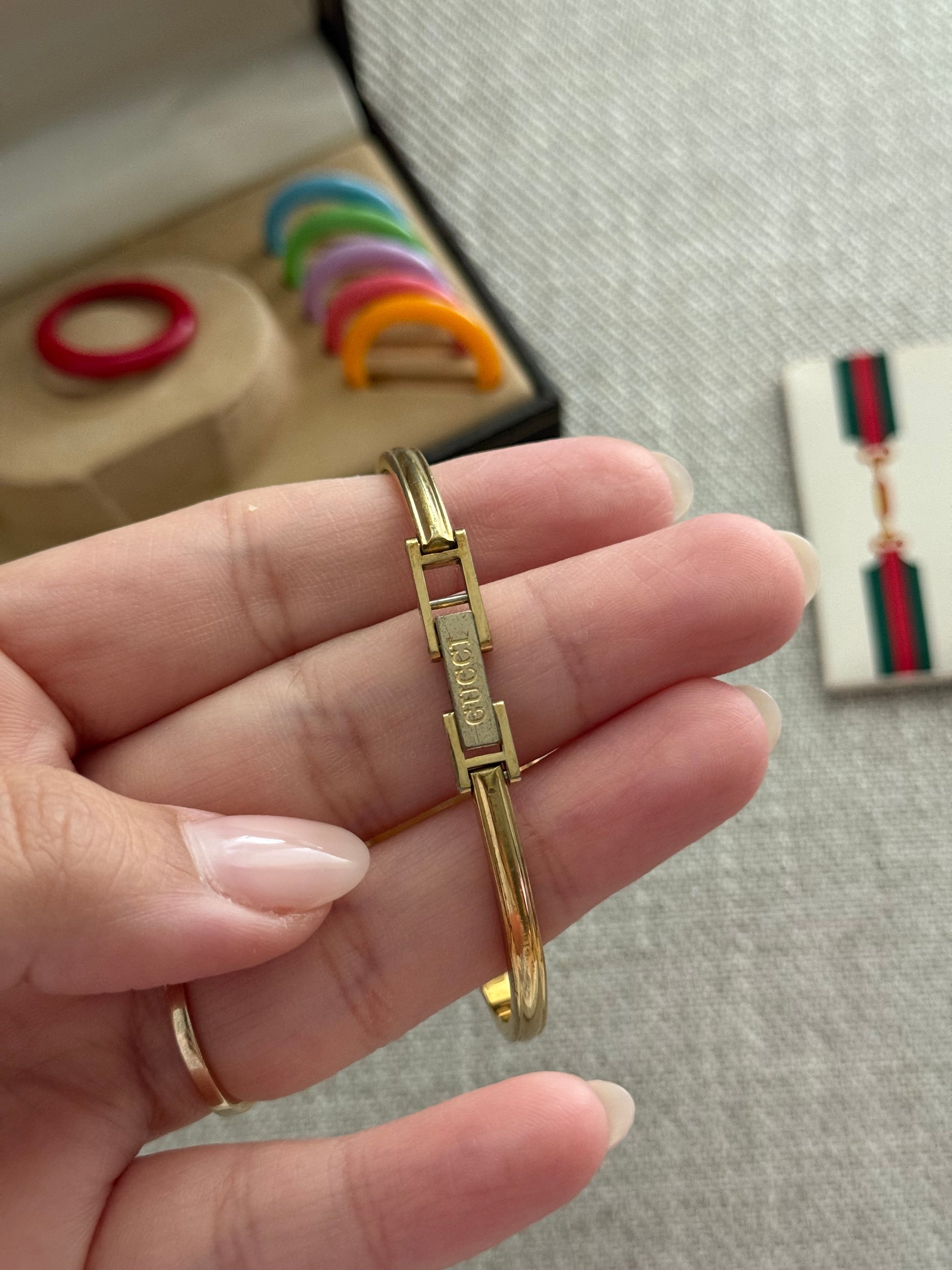 1987 Gucci 1100-L Vintage Ladies 18k Gold plated Watch