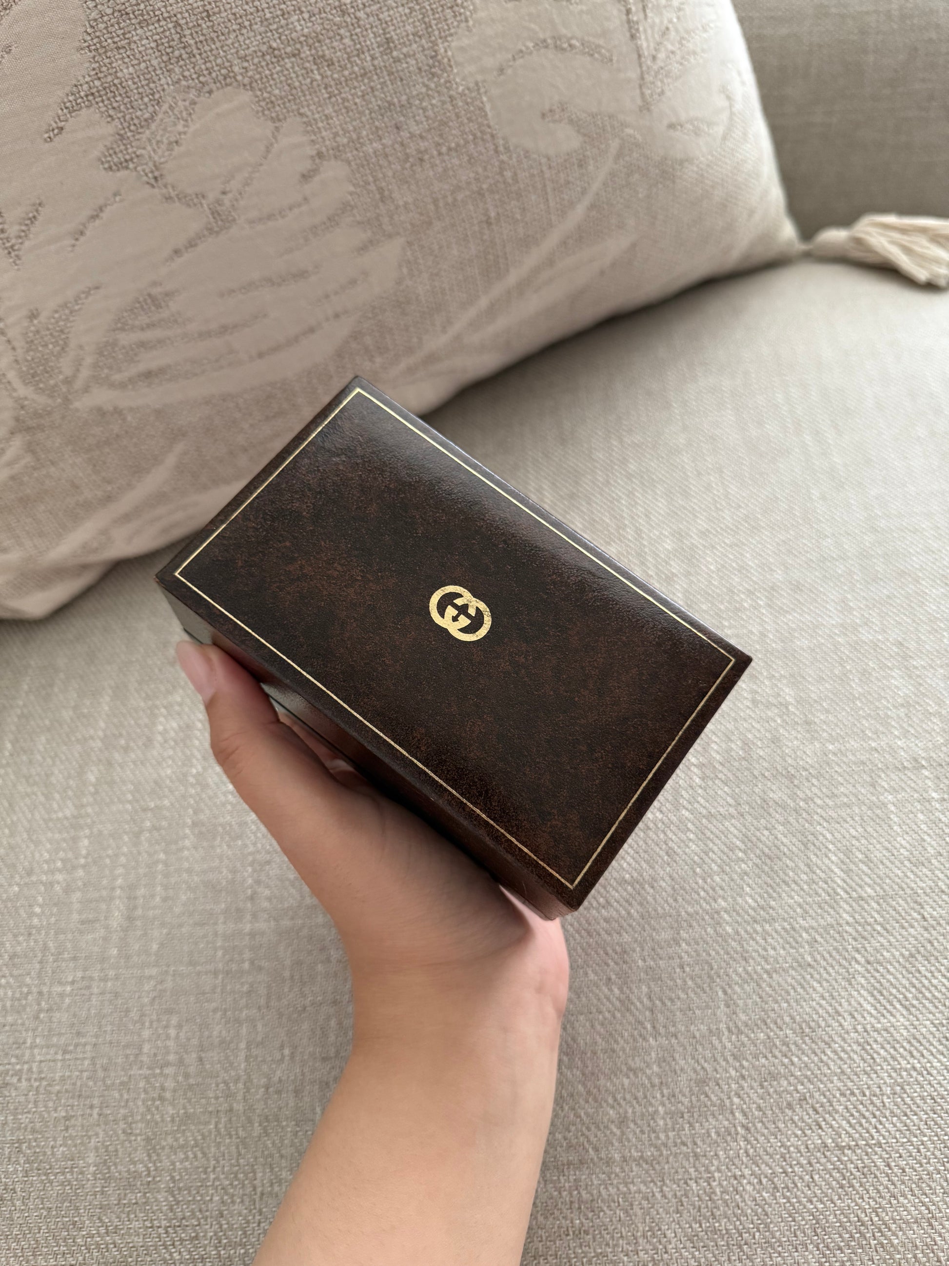 1987 Gucci 1100-L Vintage Ladies 18k Gold plated Watch