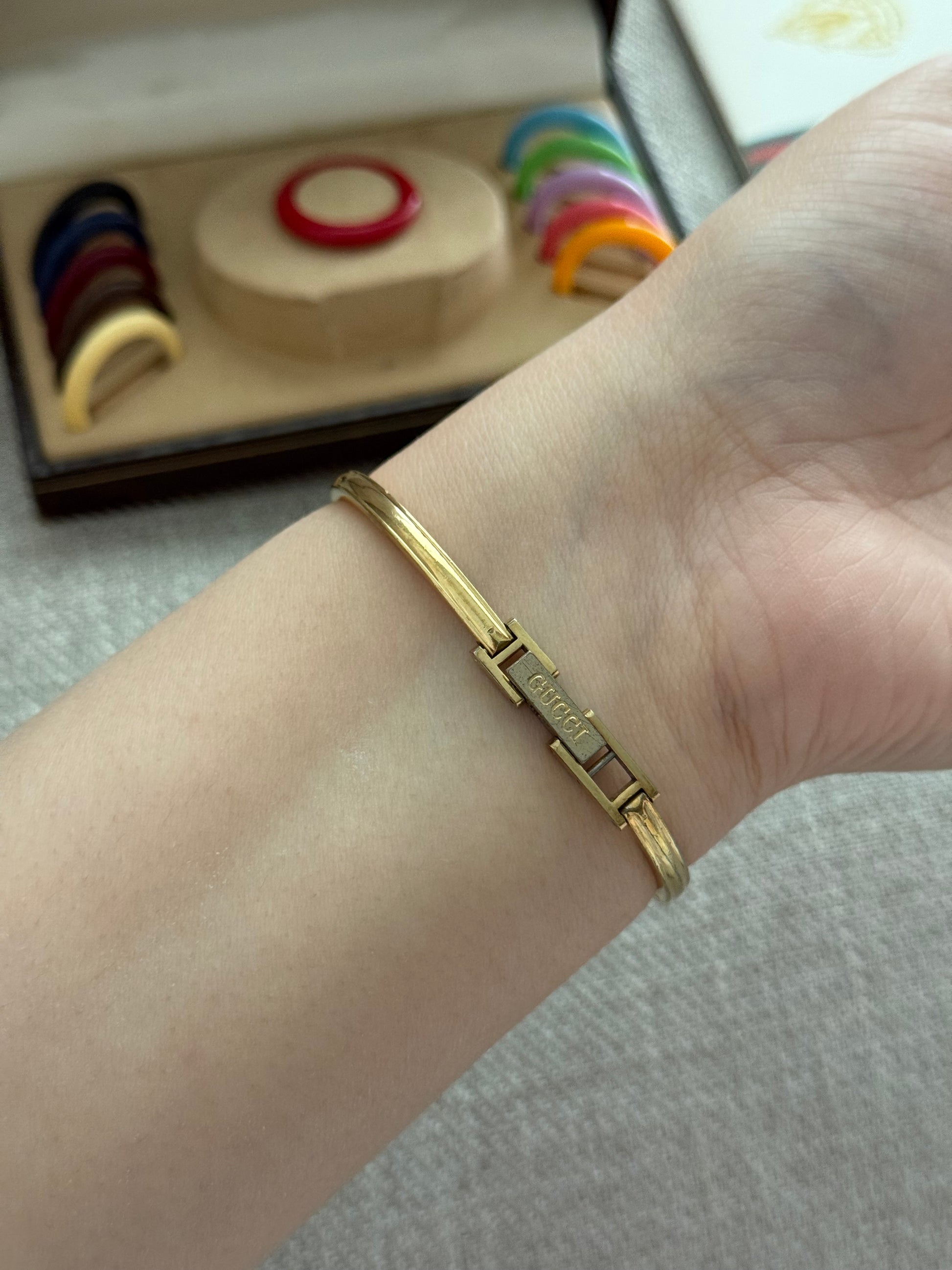 1987 Gucci 1100-L Vintage Ladies 18k Gold plated Watch