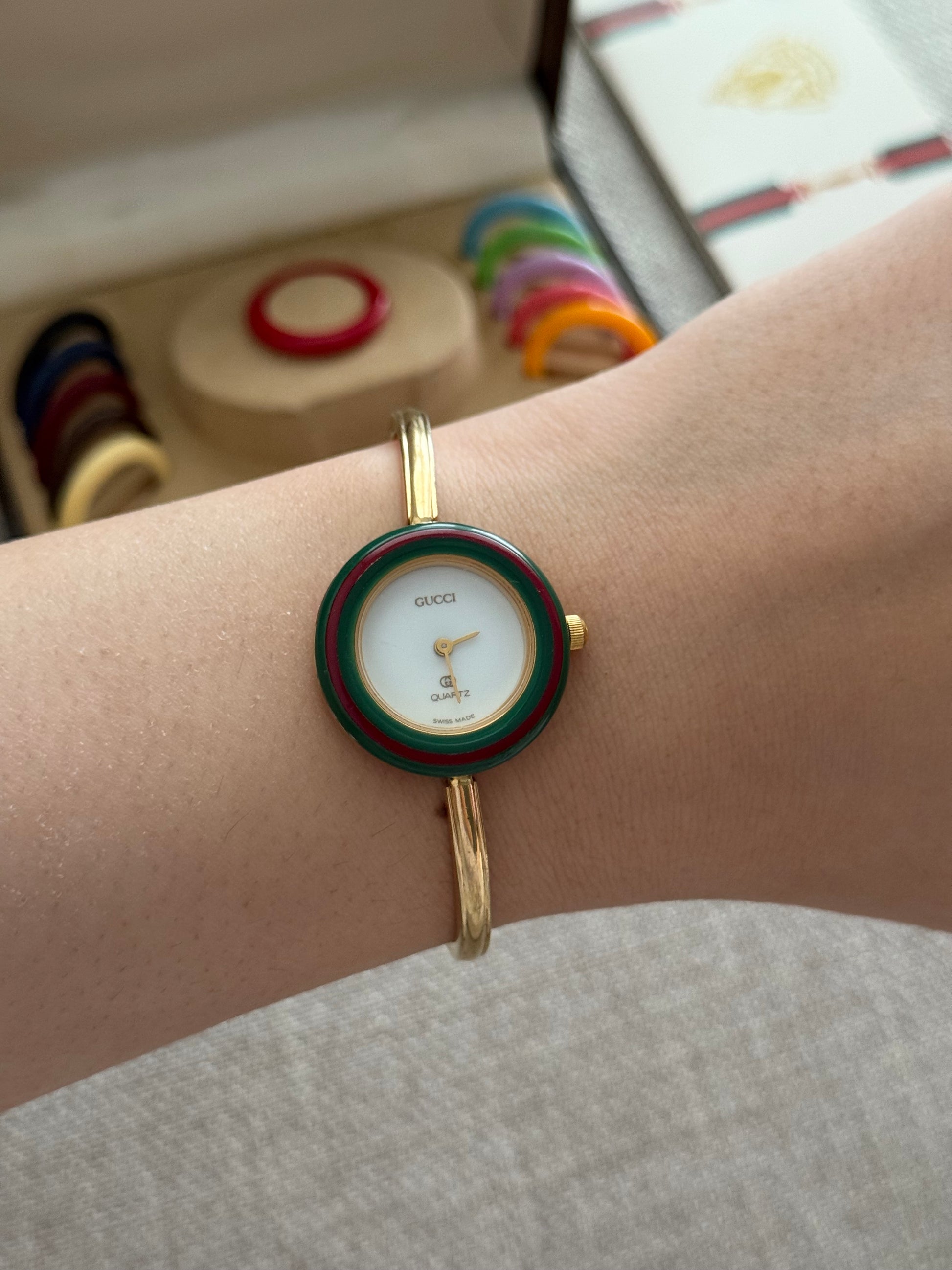 1987 Gucci 1100-L Vintage Ladies 18k Gold plated Watch