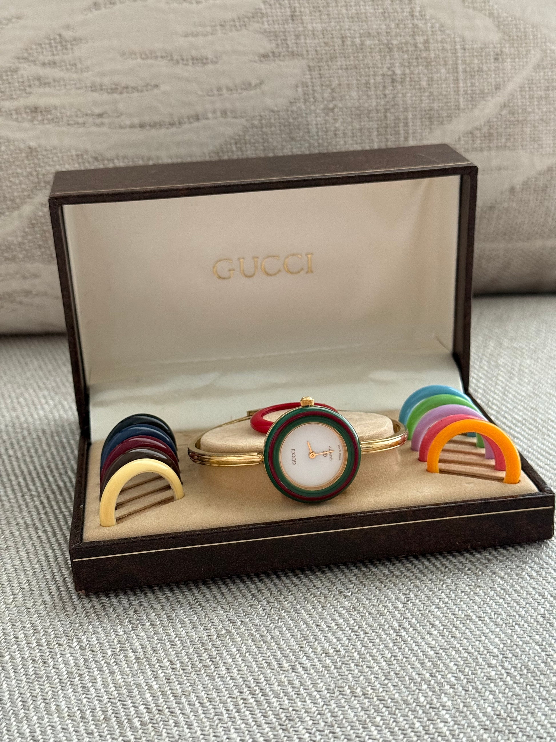 1987 Gucci 1100-L Vintage Ladies 18k Gold plated Watch