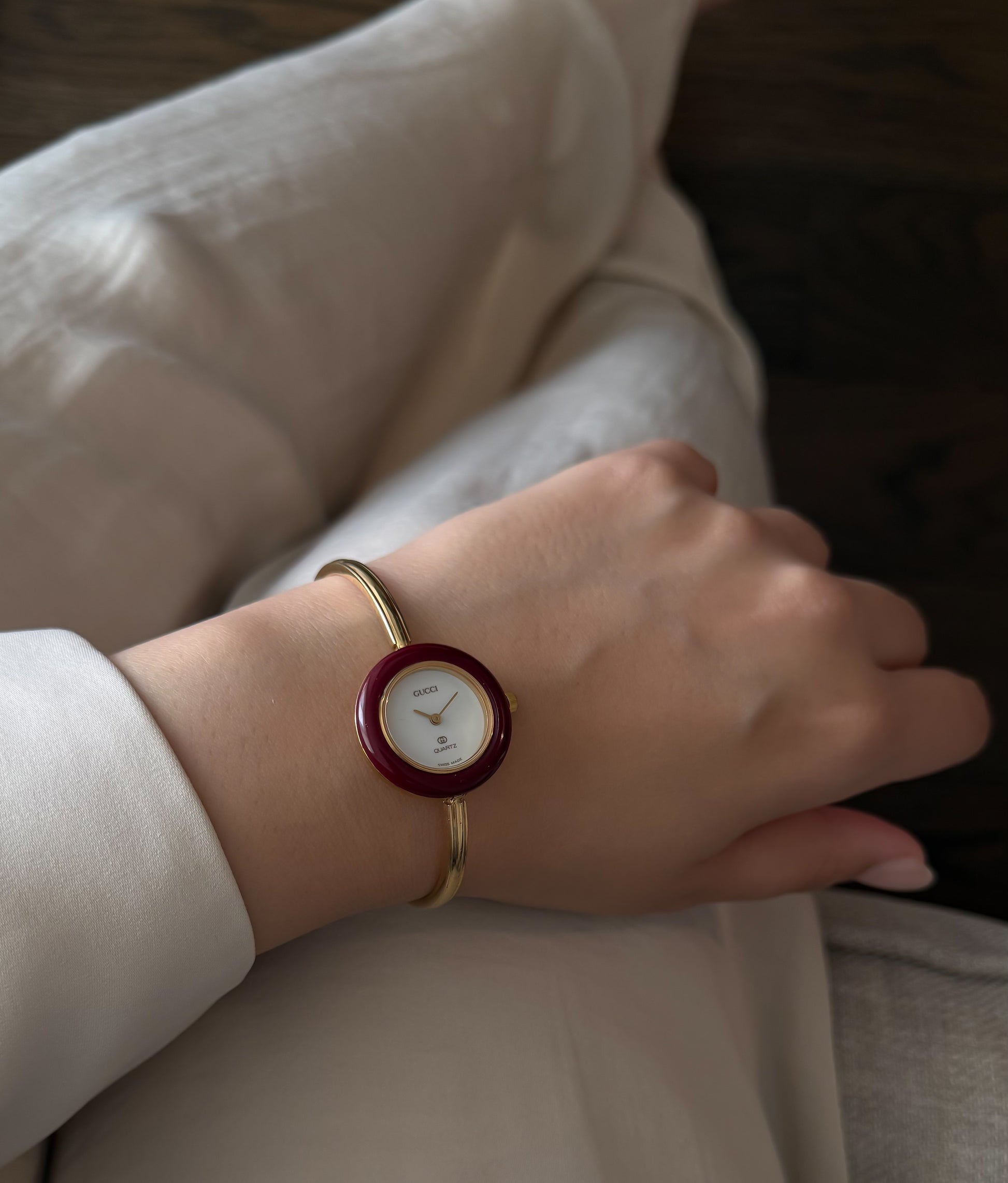 1987 Gucci 1100-L Vintage Ladies 18k Gold plated Watch