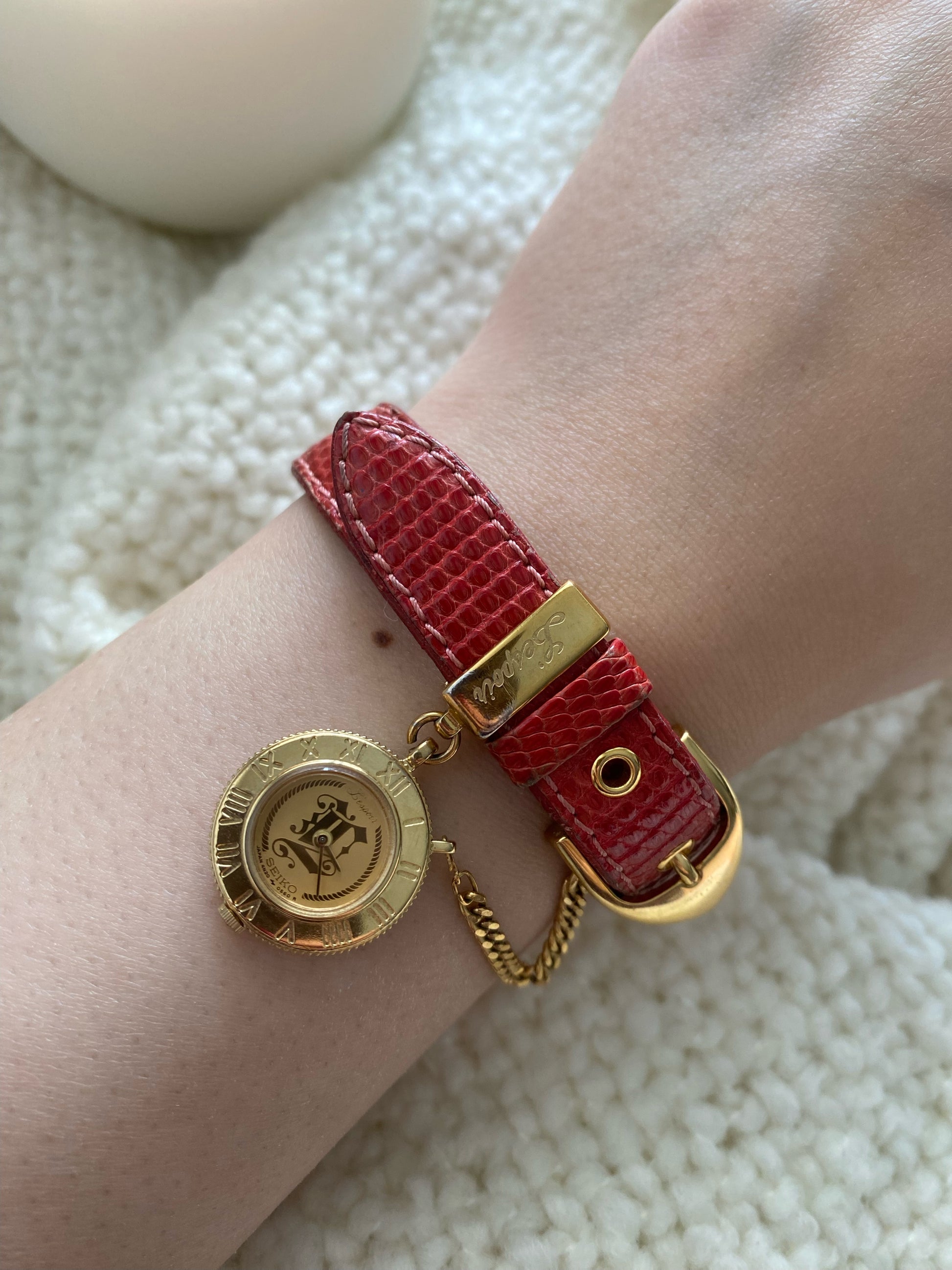 Rare 1990s Vintage Seiko L’Espoir Ladies Watch- Red Leather & Gold Tone