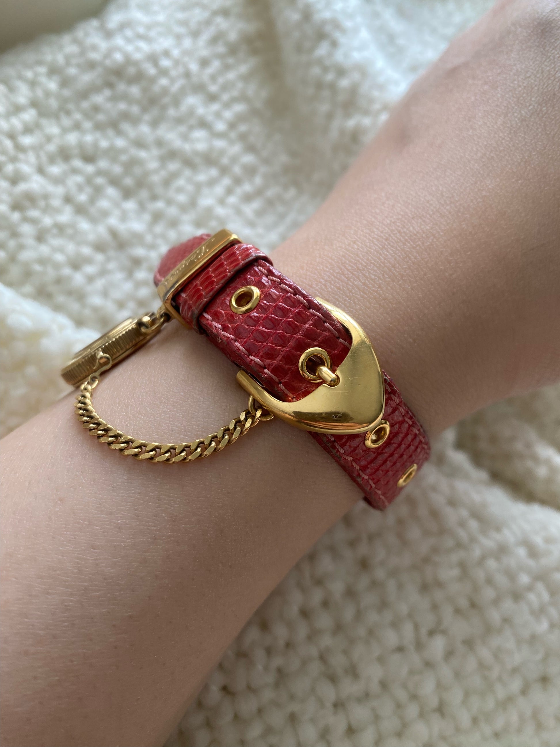 Rare 1990s Vintage Seiko L’Espoir Ladies Watch- Red Leather & Gold Tone