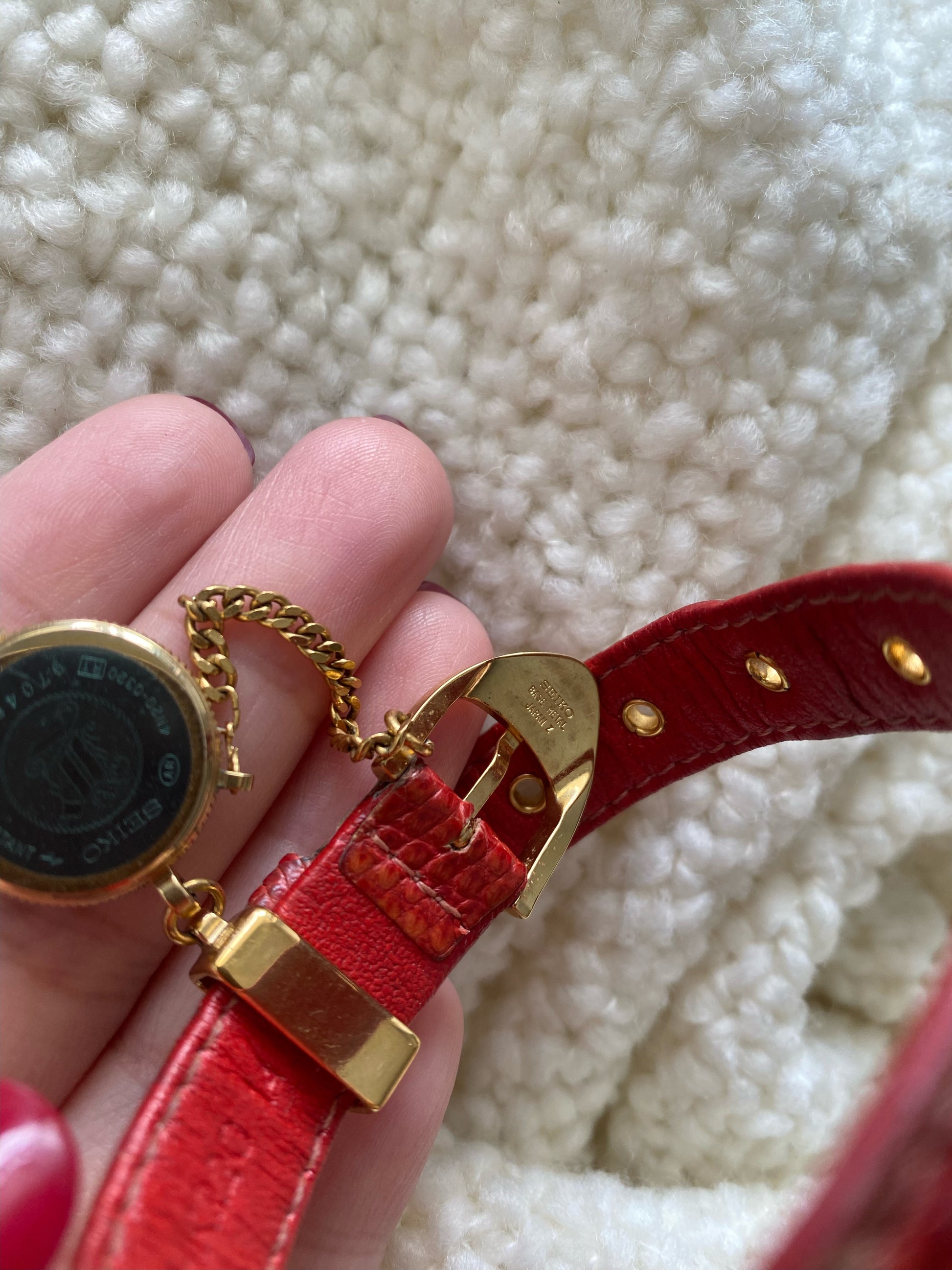 Rare 1990s Vintage Seiko L’Espoir Ladies Watch- Red Leather & Gold Tone